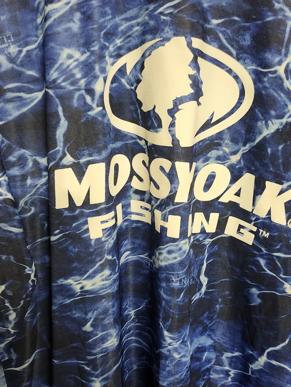 Mossy Oak Men’s Blue Water-Print Long Sleeve Swim Rash Guard